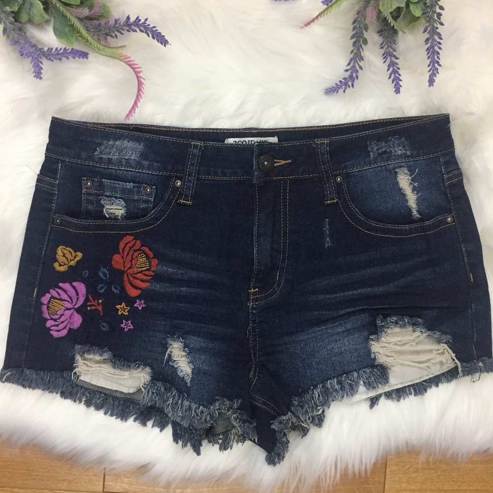 ZCO Embroidered Floral High Waisted Denim Shorts L